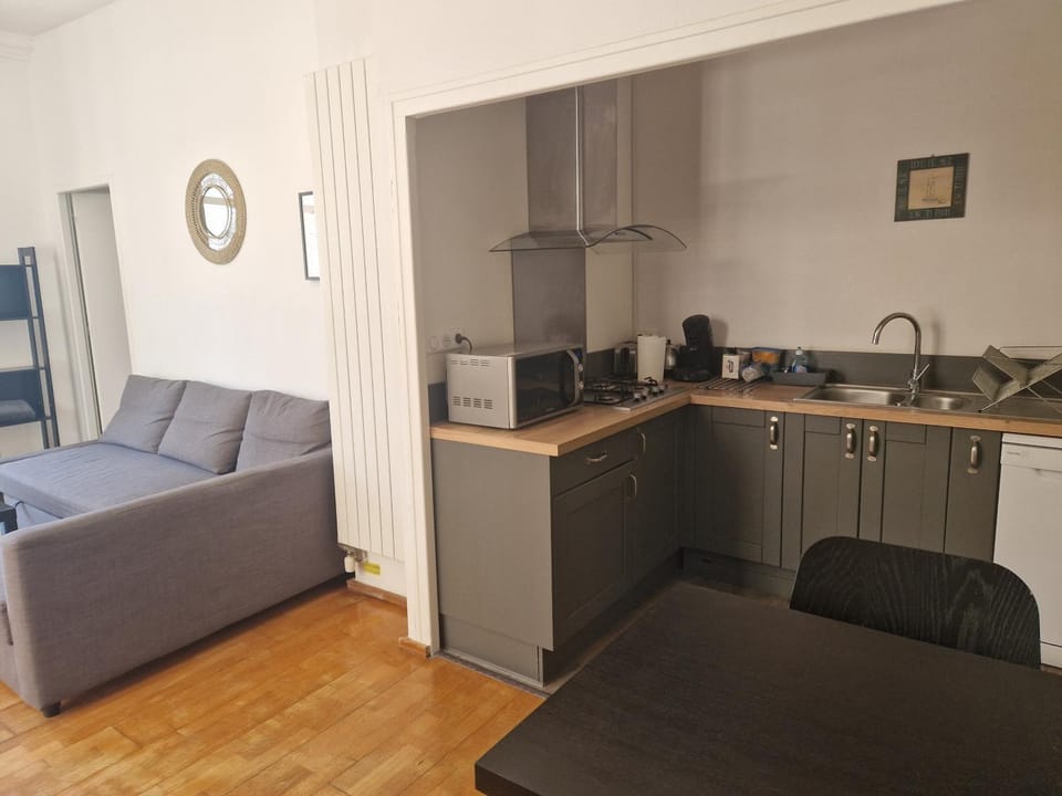 Kitchen or kitchenette