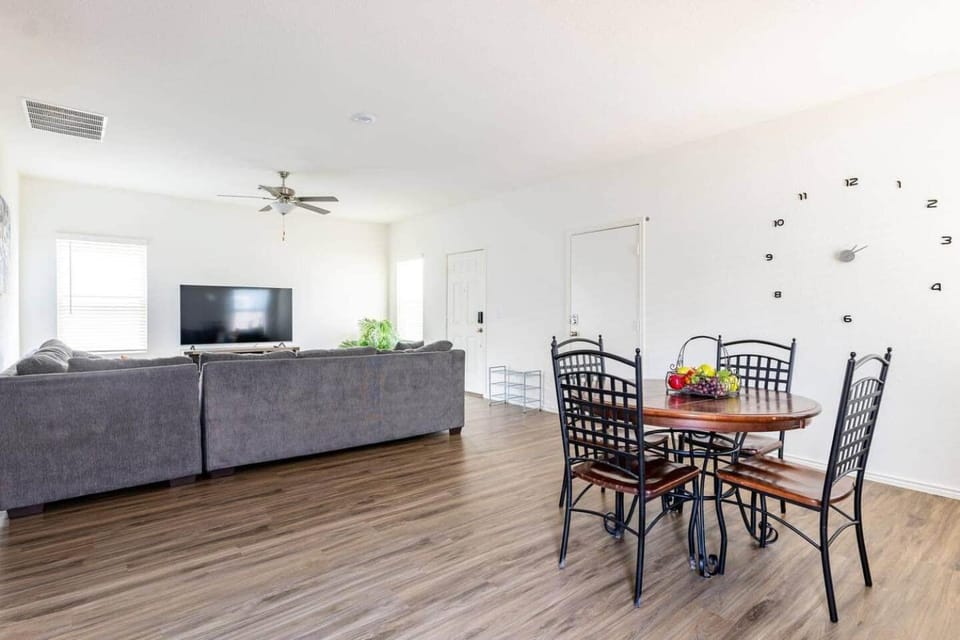 Contemporary Austin Home Near Downtown & Airport House in Austin
