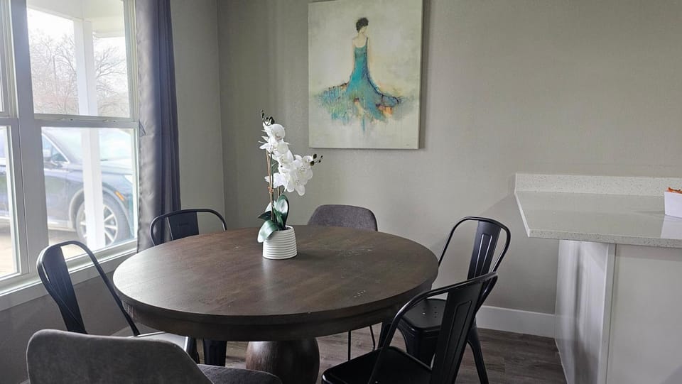 Spacious Home Near Downtown 4 BR3 Baths House in Montopolis