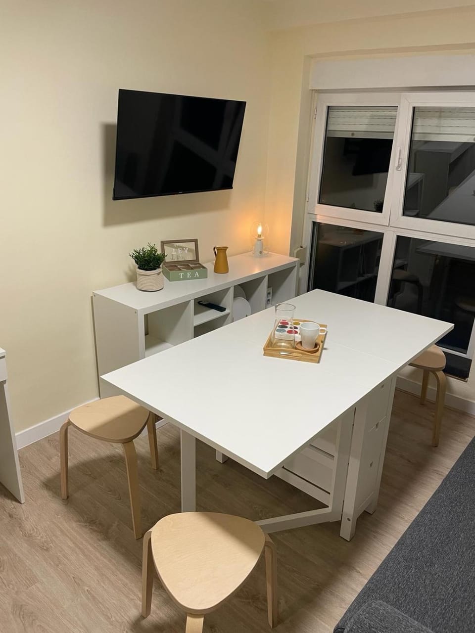 TV and multimedia, Living room, Seating area, Dining area, hair dresser