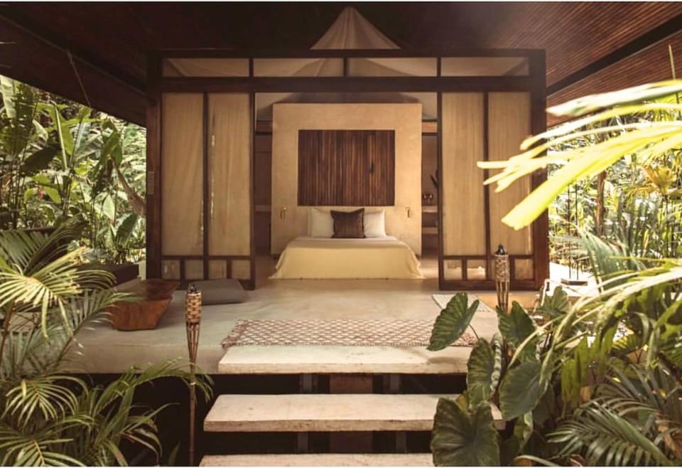 Property building, Bed, Off site, Natural landscape, Garden, Balcony/Terrace, Photo of the whole room, Bedroom, Garden view, Swimming pool, Breakfast