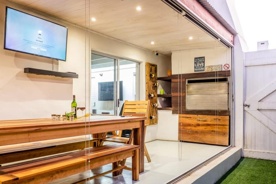 TV and multimedia, Dining area