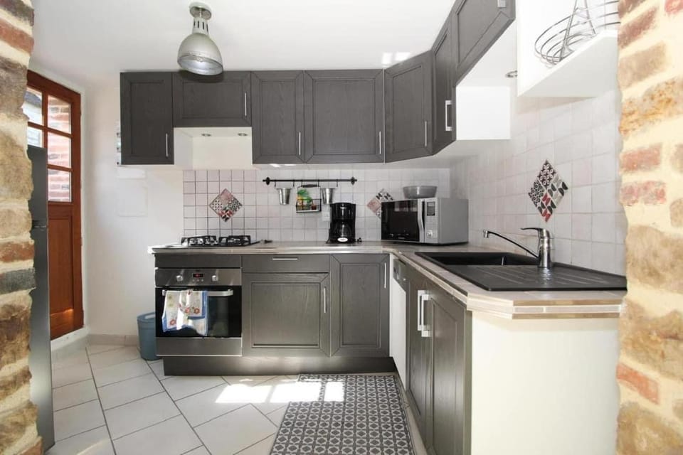 Coffee/tea facilities, Kitchen or kitchenette, dishwasher, minibar, pet friendly, stove