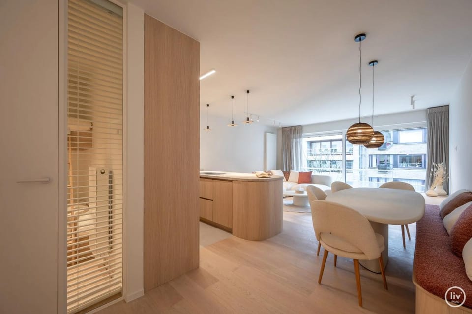 Kitchen or kitchenette, Seating area, Dining area