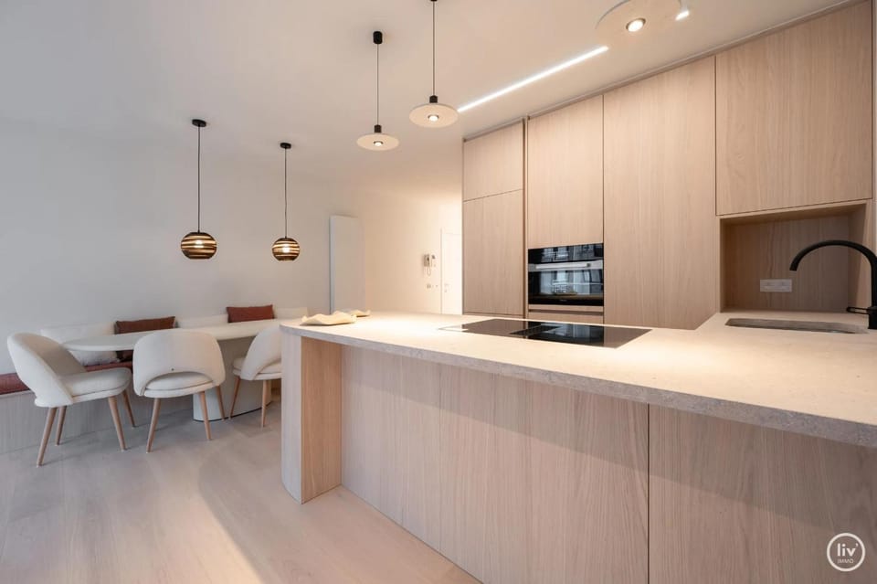 Dining area, kitchen