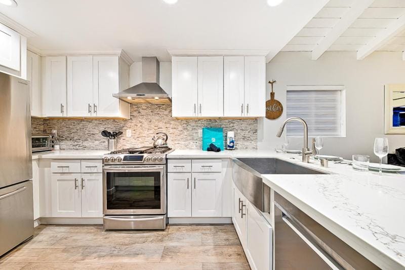 2 Story Home with Rooftop Deck next to the Bay & Beach House in Balboa Peninsula