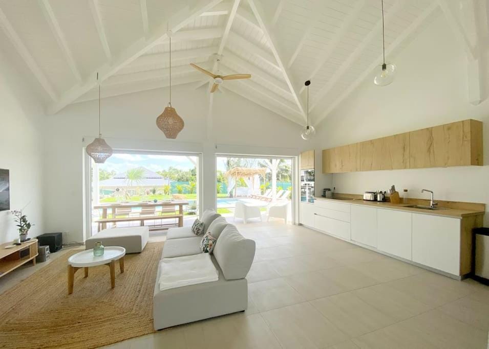 Villa du Levant-6/8 pers-Piscine Villa in Grande-Terre, Guadeloupe