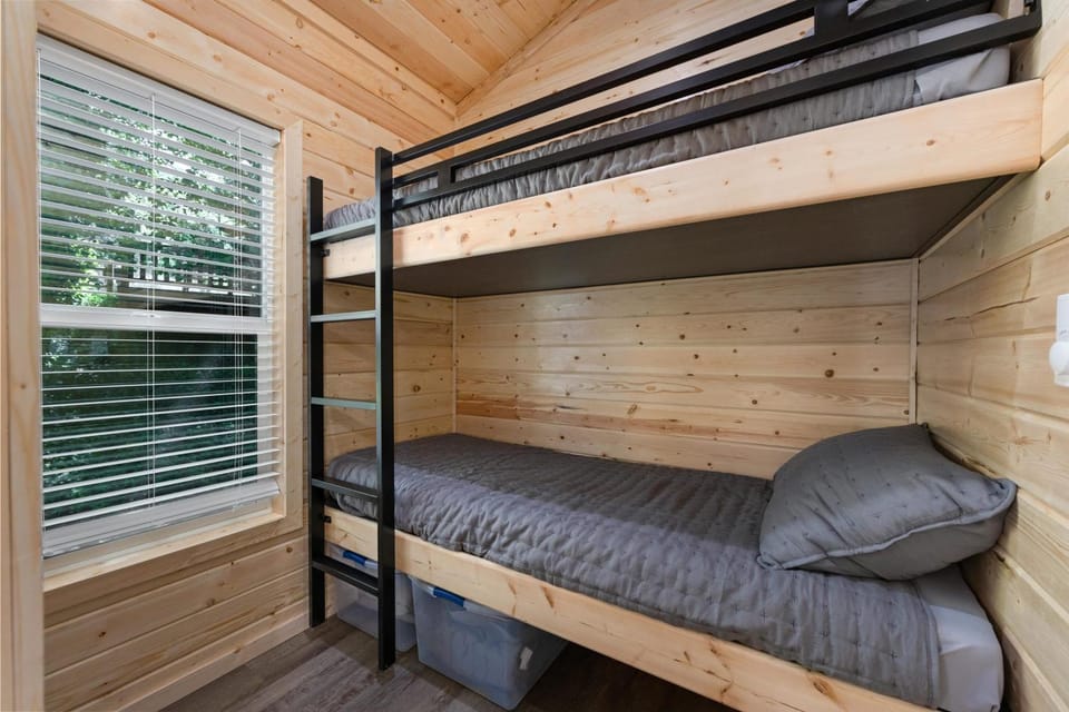 Brand New Cabin Cabin in Kernville