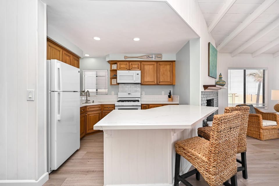 Oceanfront Home with UNOBSTRUCTED VIEW House in Balboa Peninsula