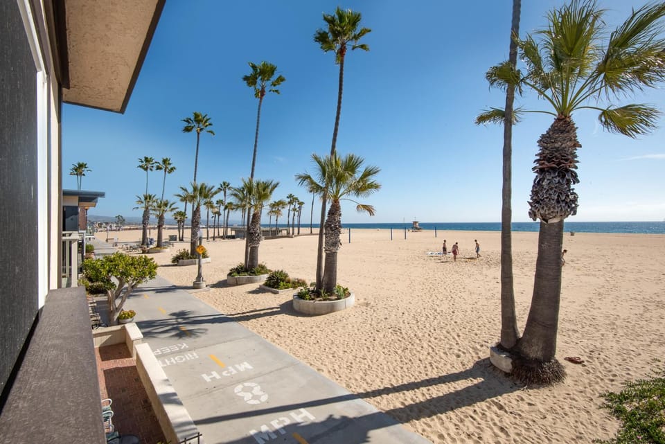 Oceanfront Home with UNOBSTRUCTED VIEW House in Balboa Peninsula