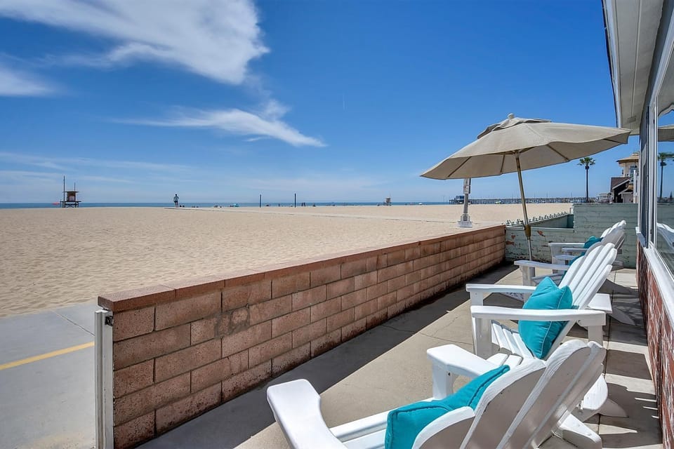 Beachfront Getaway on the Sand House in Balboa Peninsula