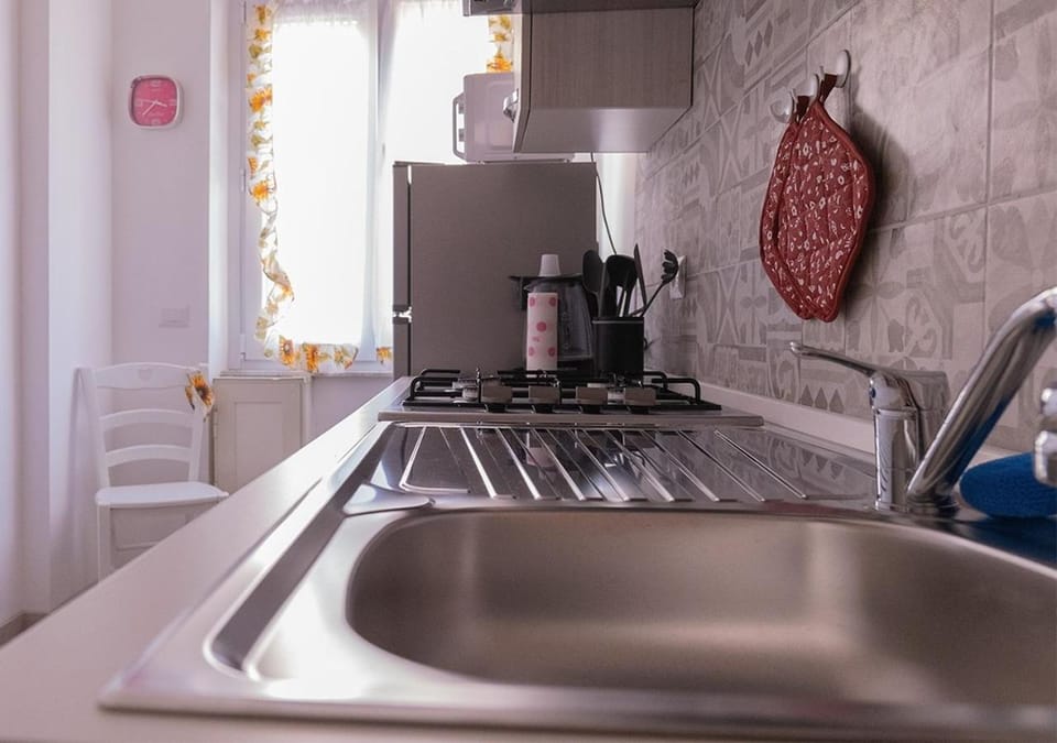 Kitchen or kitchenette, kitchen