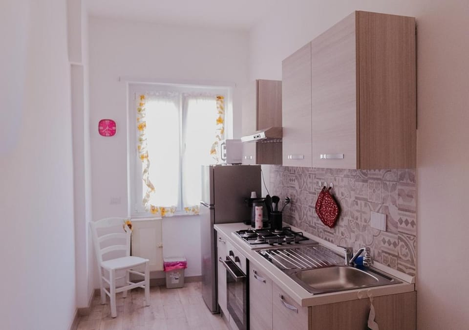 Kitchen or kitchenette, kitchen