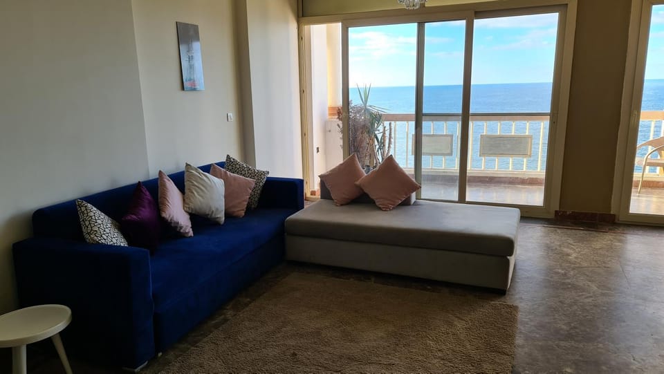 Midpoint Panoramic View - Families Only Apartment in Alexandria