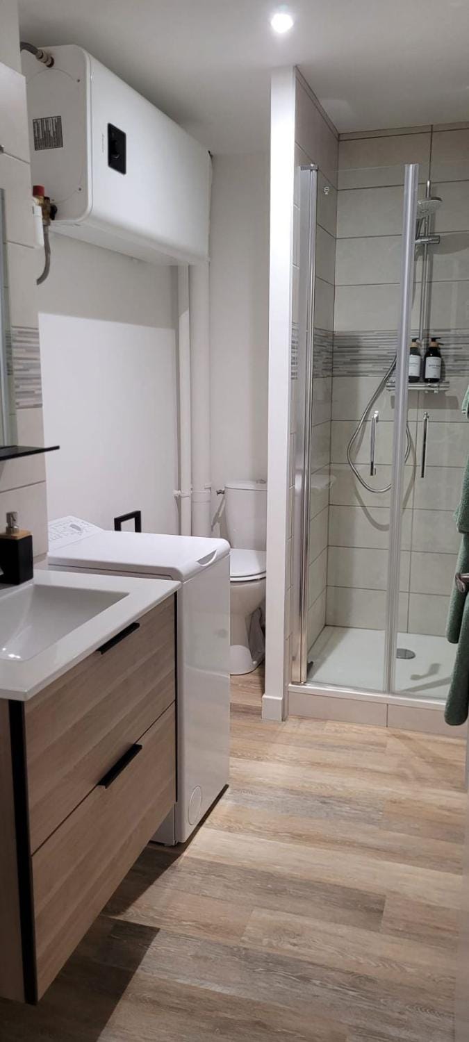 Shower, Bathroom