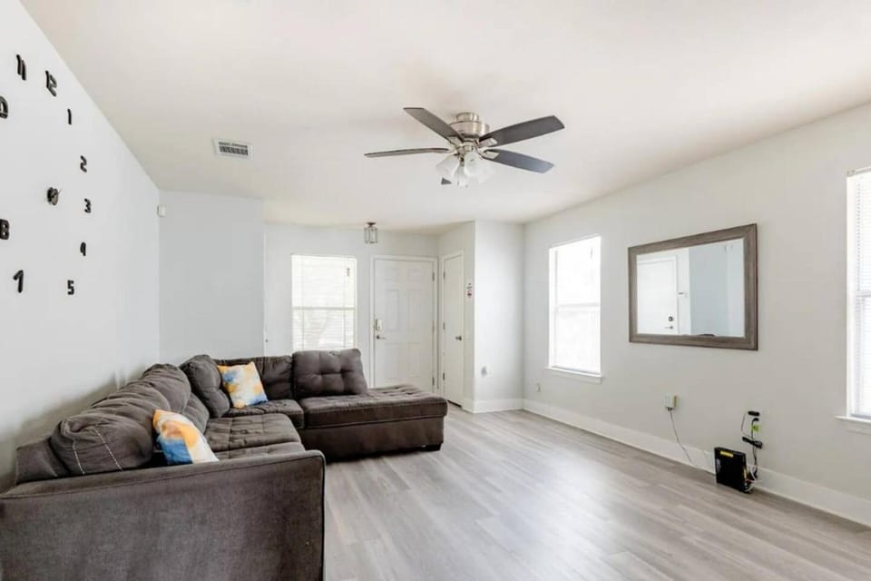 Serenity Home Near Downtown & Airport House in Austin
