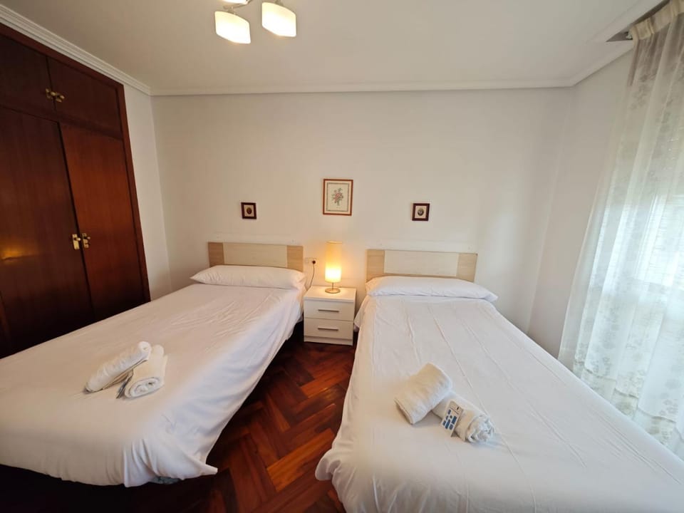 Panxon, Arquitecto Palacios, piso con terraza Apartment in Viana do Castelo District, Portugal