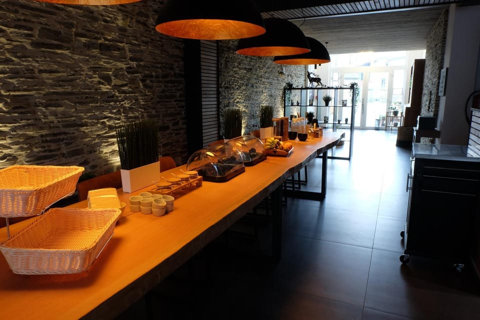 Restaurant/places to eat, Food and drinks, Breakfast