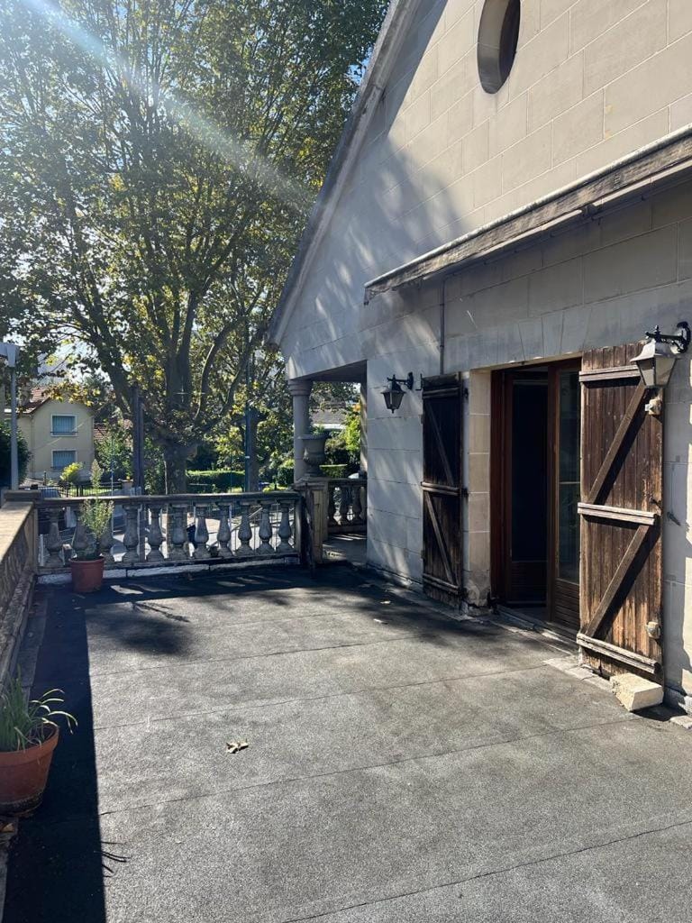 Property building, Patio, Patio