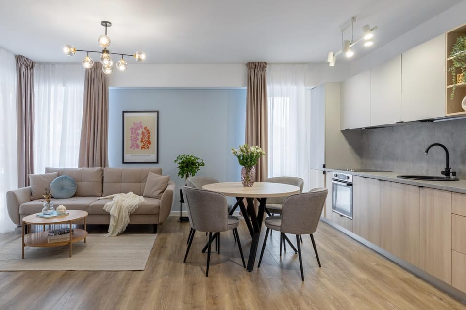 Kitchen or kitchenette, Seating area, Dining area