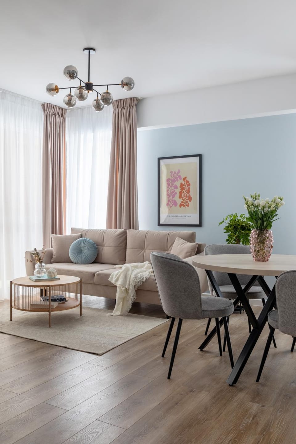 Living room, Seating area, Dining area