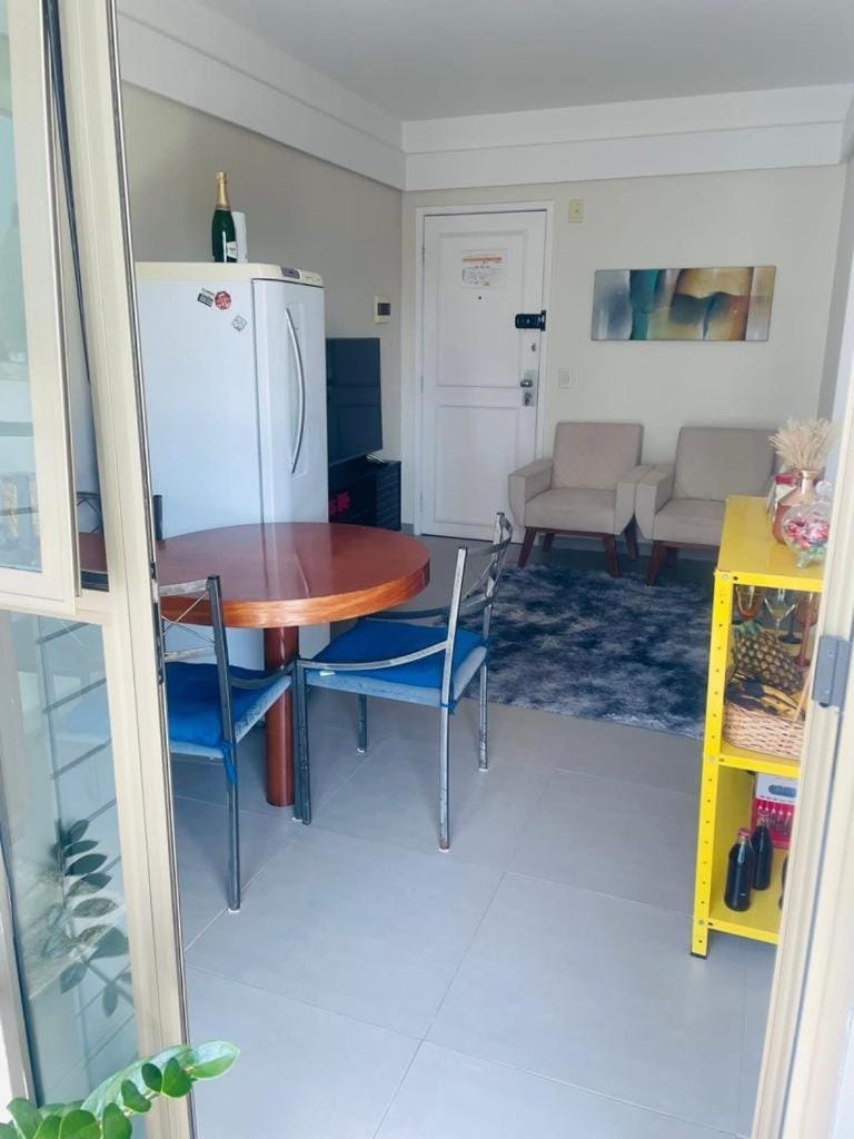 Kitchen or kitchenette, Living room, Seating area, minibar, oven