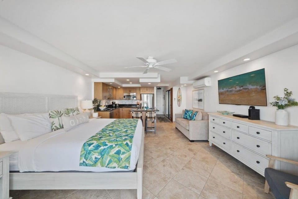 Papakea A306 · Papakea A306 Remodel Oceanfront Studio Getaway House in Kaanapali