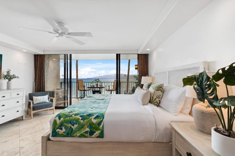 Papakea A306 · Papakea A306 Remodel Oceanfront Studio Getaway House in Kaanapali