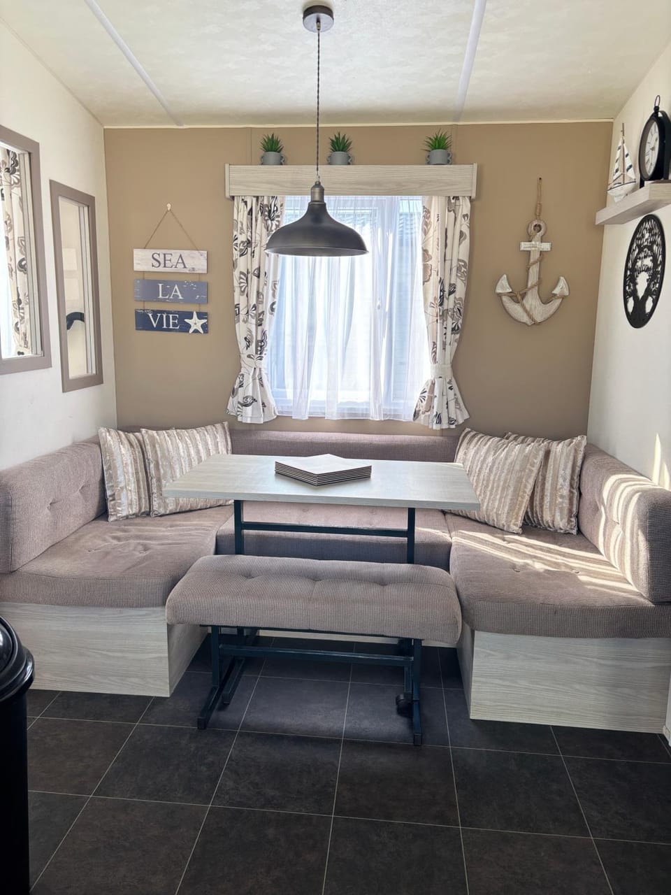Seating area