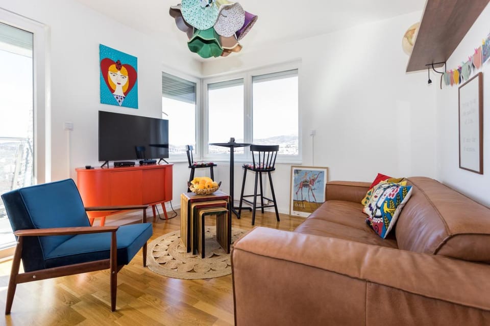 TV and multimedia, Living room, Seating area