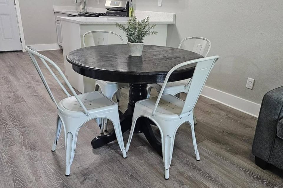 Charming 4br Bundle Near Downtown & Airport House in Austin