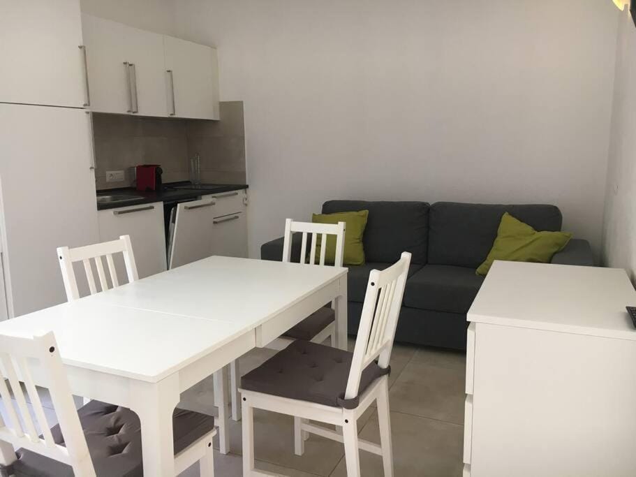Living room, Dining area