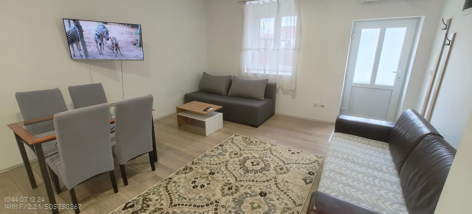 TV and multimedia, Living room, Photo of the whole room, Seating area