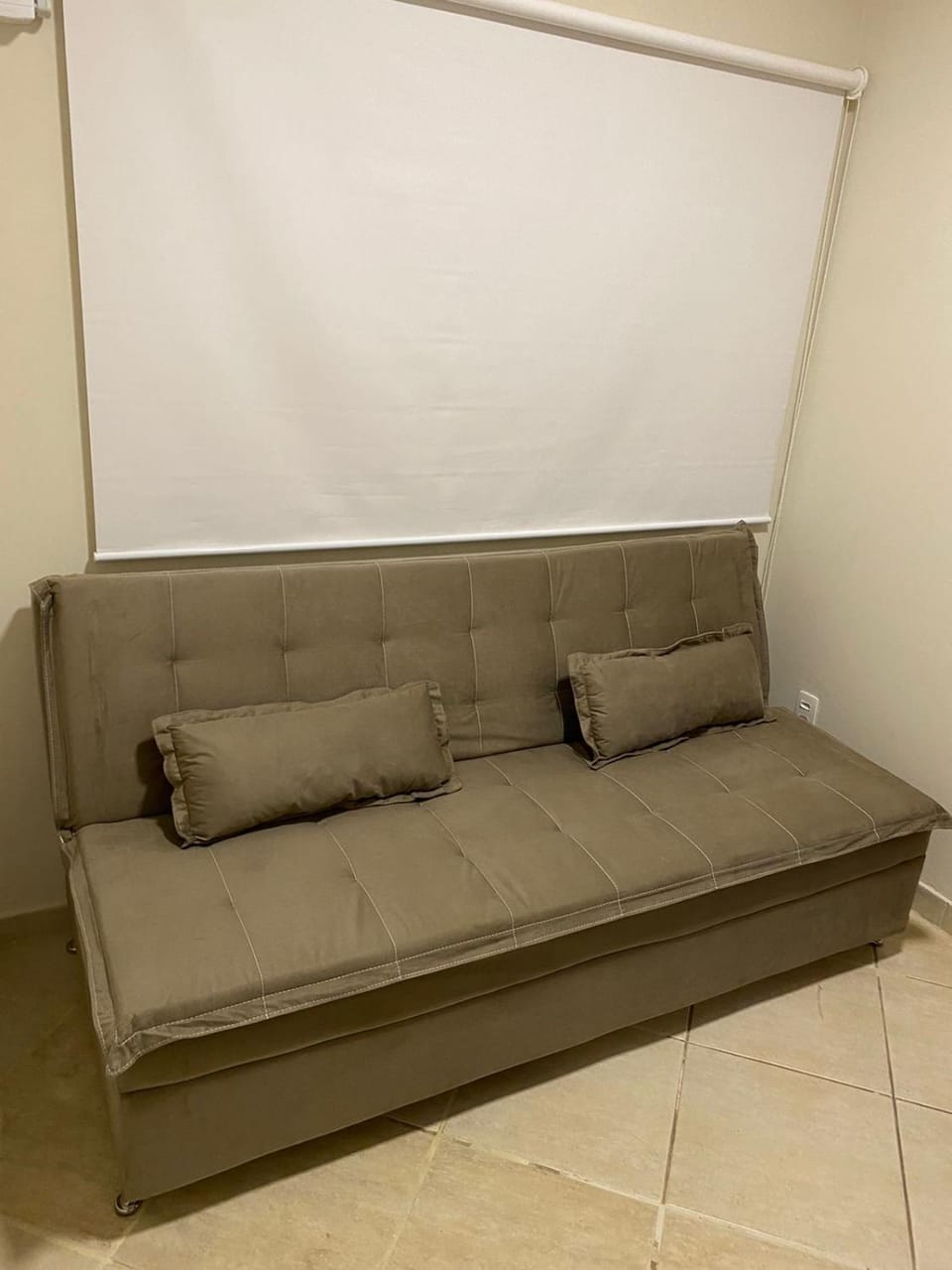 Bed, Living room