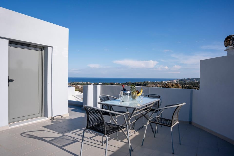 Day, View (from property/room), Balcony/Terrace, Dining area, Sea view