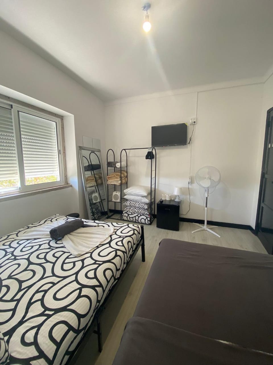 Bed, TV and multimedia, Living room, Photo of the whole room, Bedroom