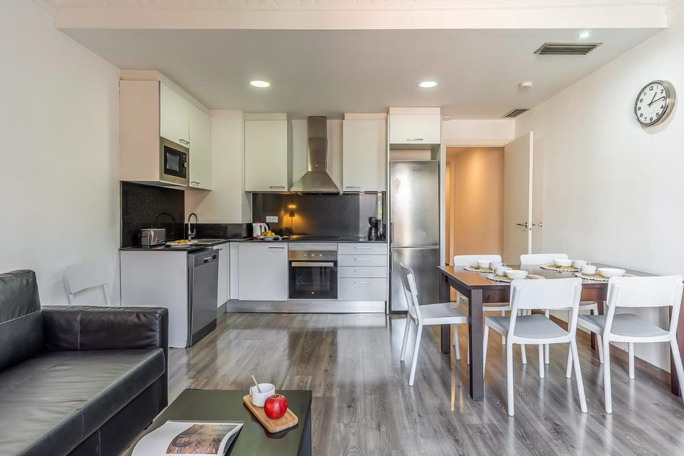 Kitchen or kitchenette, Living room, Seating area, Dining area, dishwasher, oven, stove, toaster