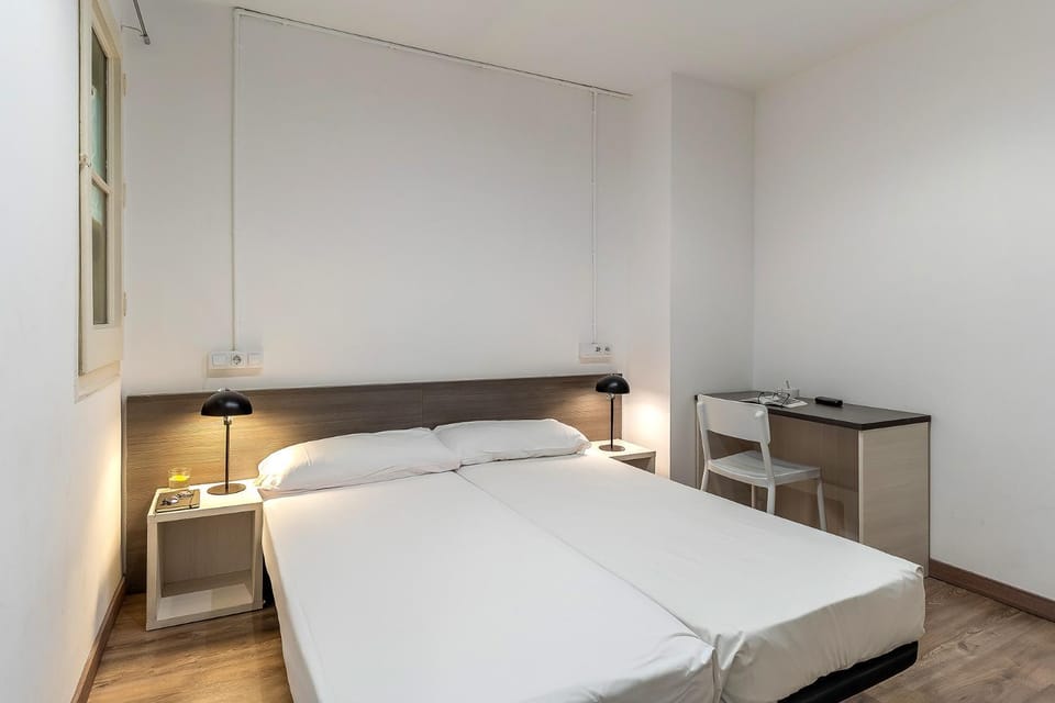 Bed, Photo of the whole room, Seating area, Bedroom, wardrobe