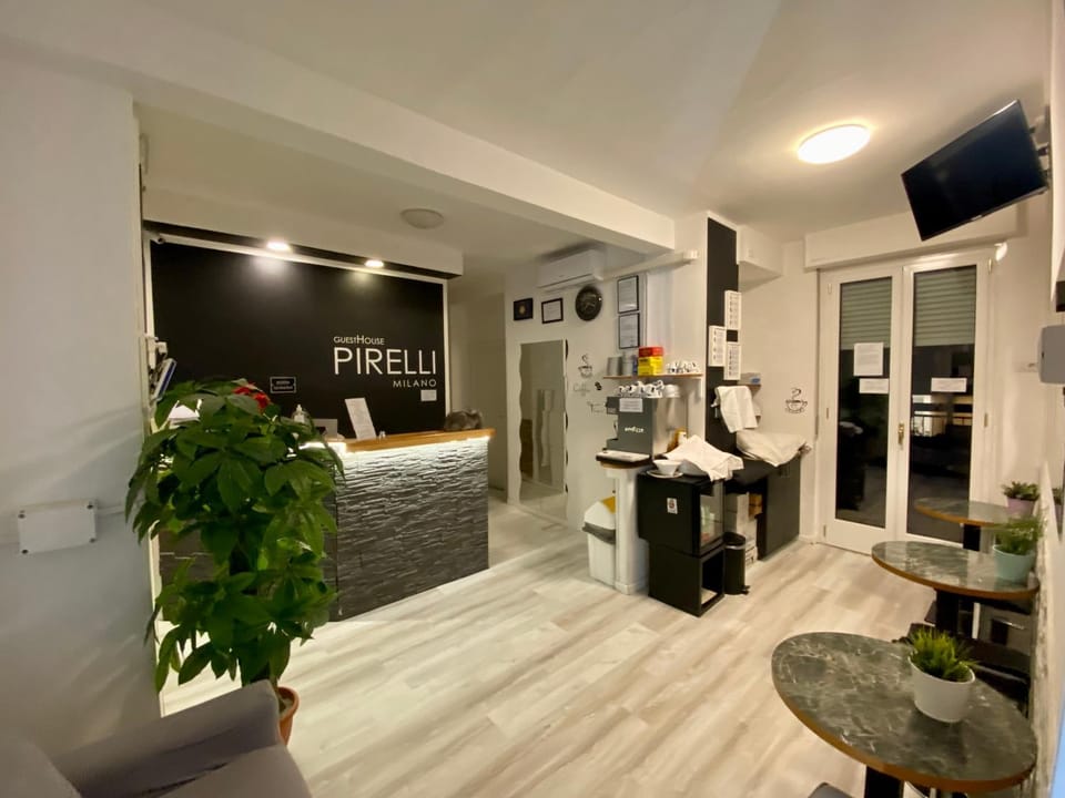 Guest House Pirelli Milano Bed and Breakfast in Milan