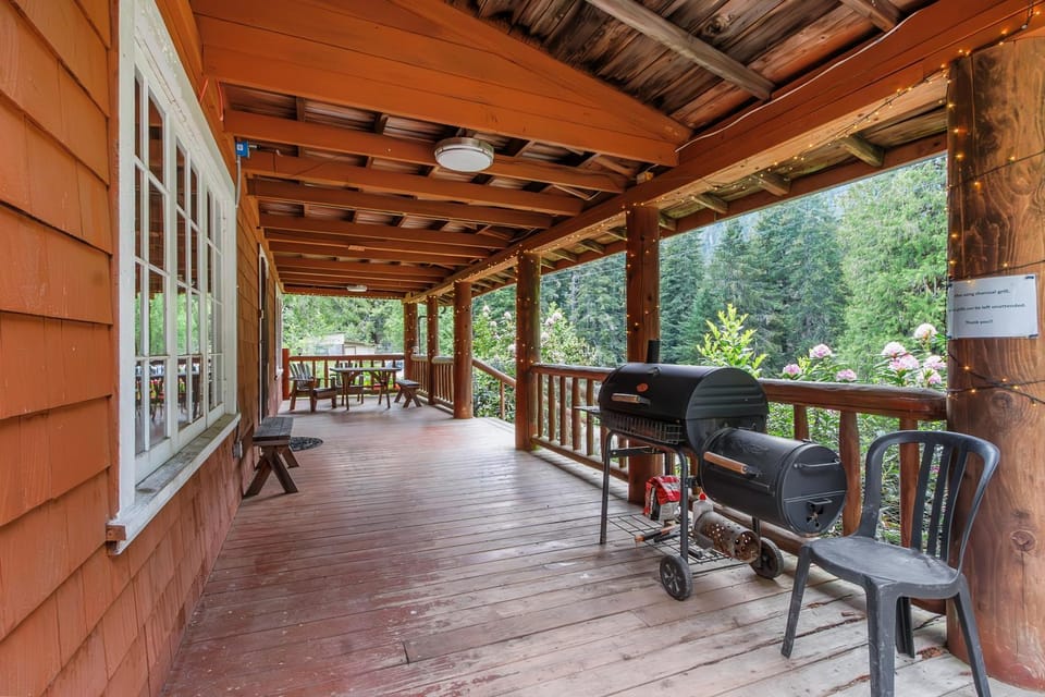 Patio, Natural landscape, BBQ facilities
