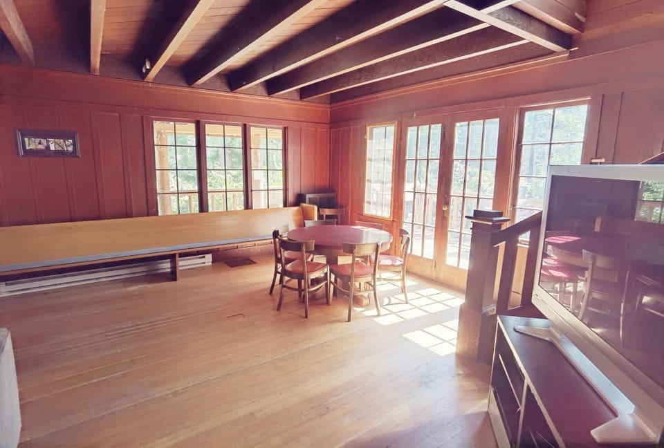 Large Lodge at Rainier Lodge (0.4 miles from entrance) Campground/ 
RV Resort in Washington