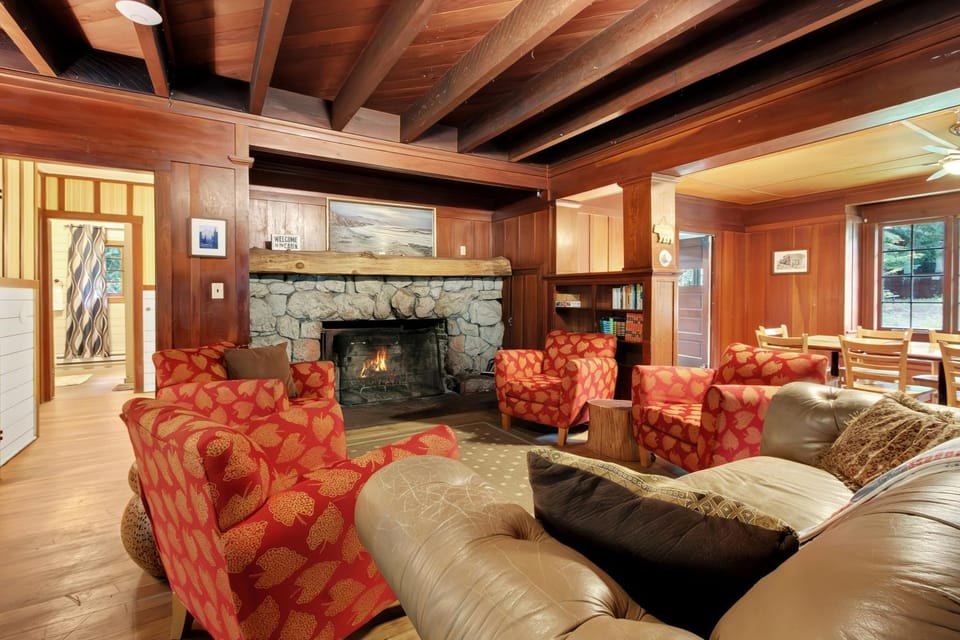 Living room, fireplace