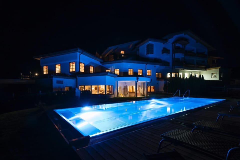 Night, Activities, Swimming pool, Swimming pool