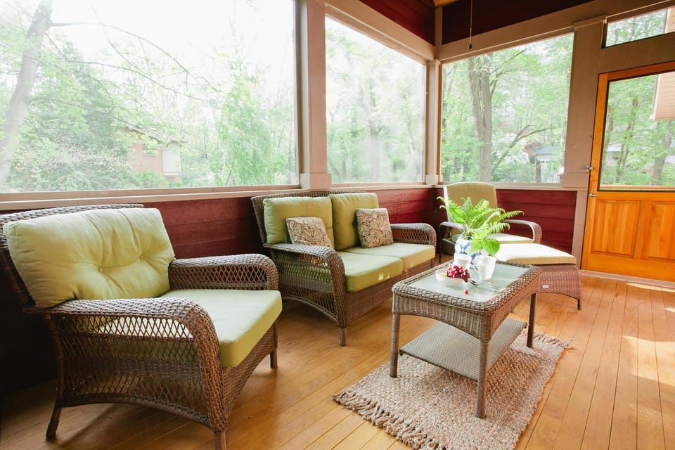 Tulip Cottage House in Black Mountain