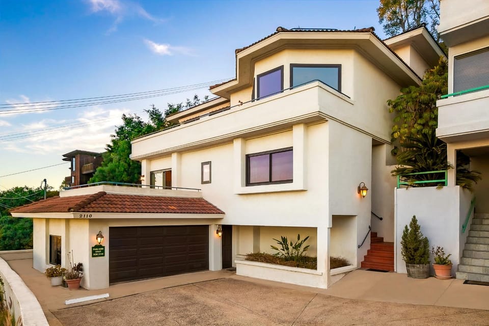 Spacious Beautiful Home with Stunning Bay Views House in Point Loma
