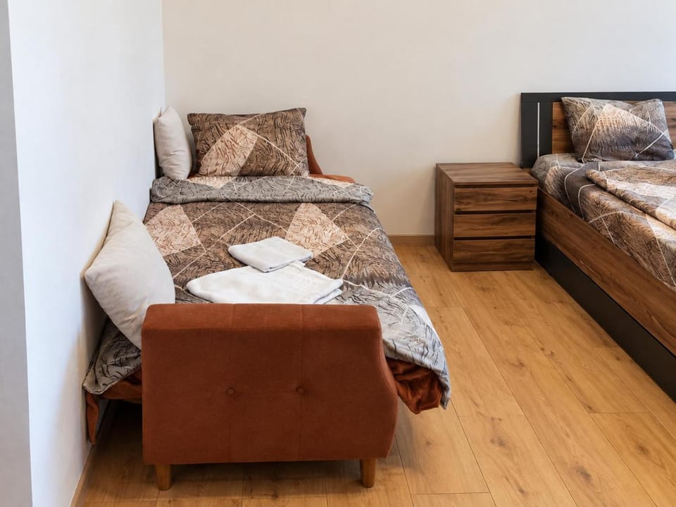Bed, Seating area, Bedroom