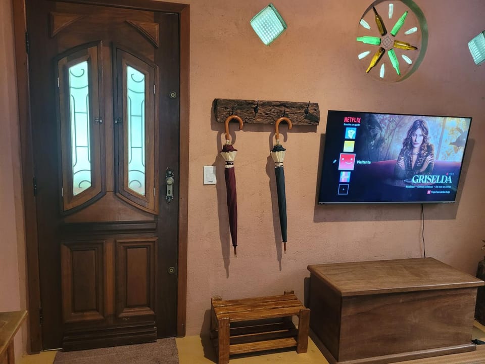Communal lounge/ TV room, TV and multimedia