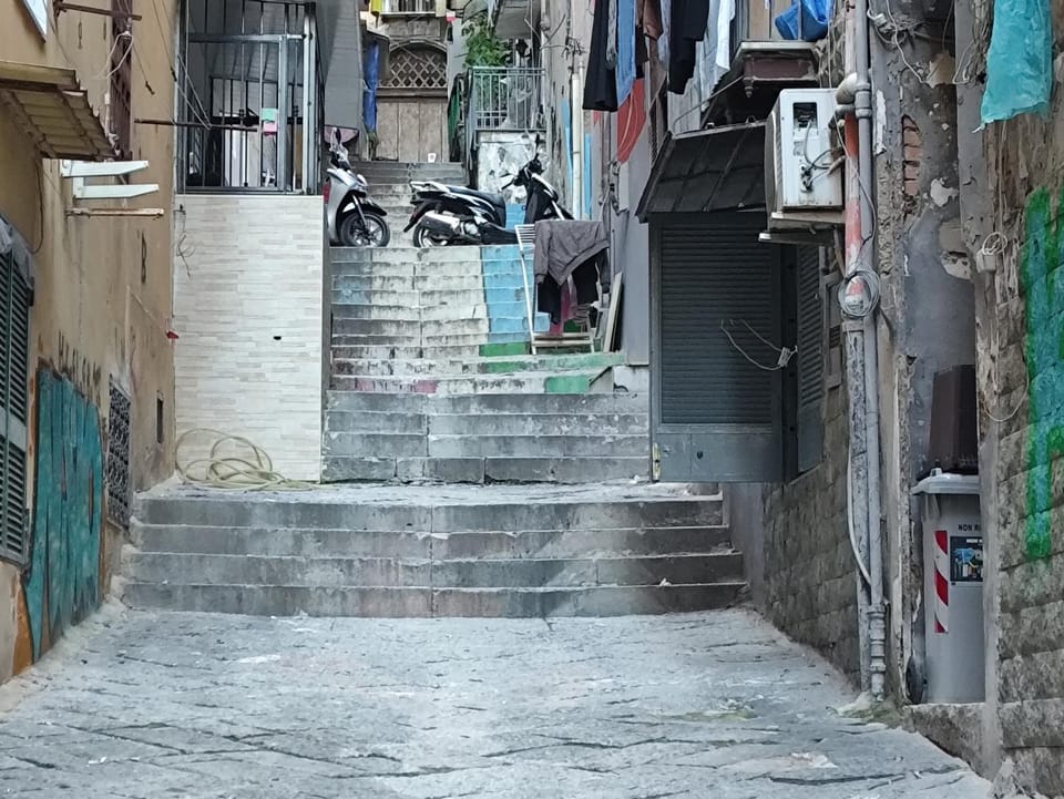 Neighbourhood, Street view
