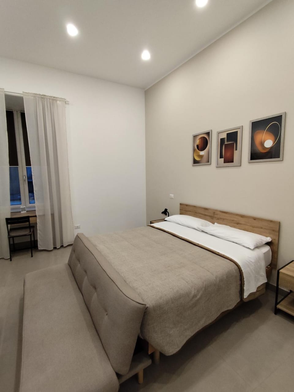Bed, Photo of the whole room