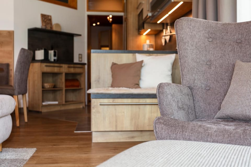 Living room, Photo of the whole room, Seating area